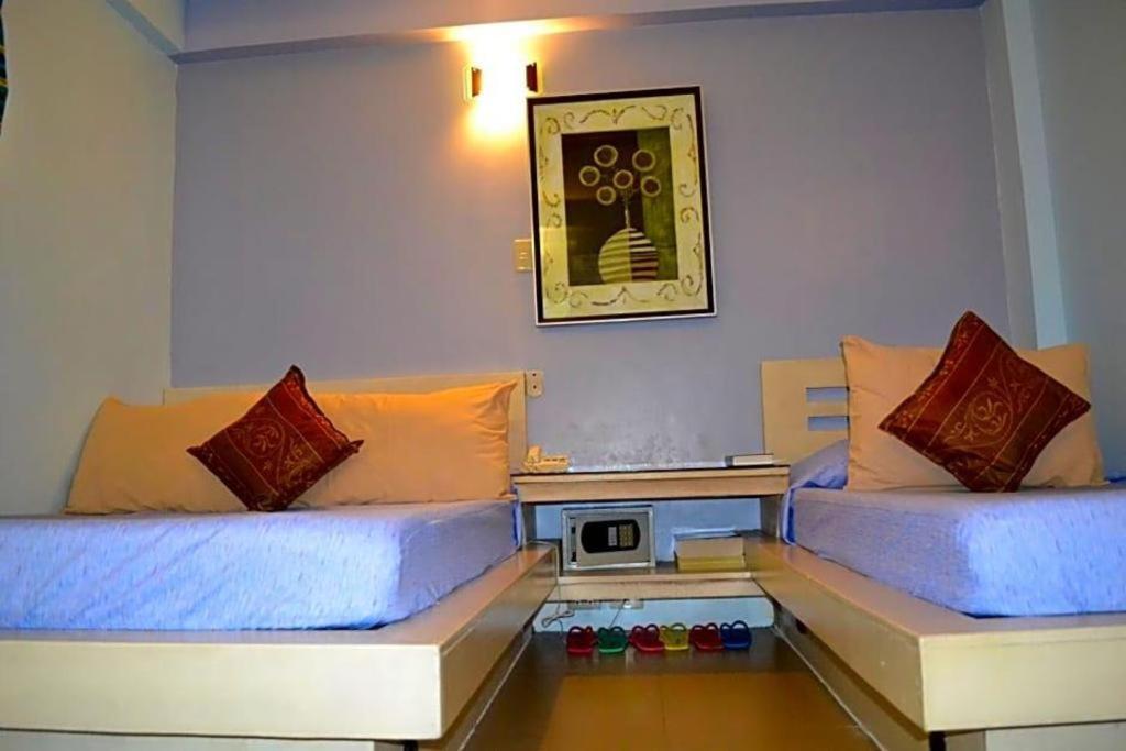 Franchise One Hotel Makati City Bagian luar foto