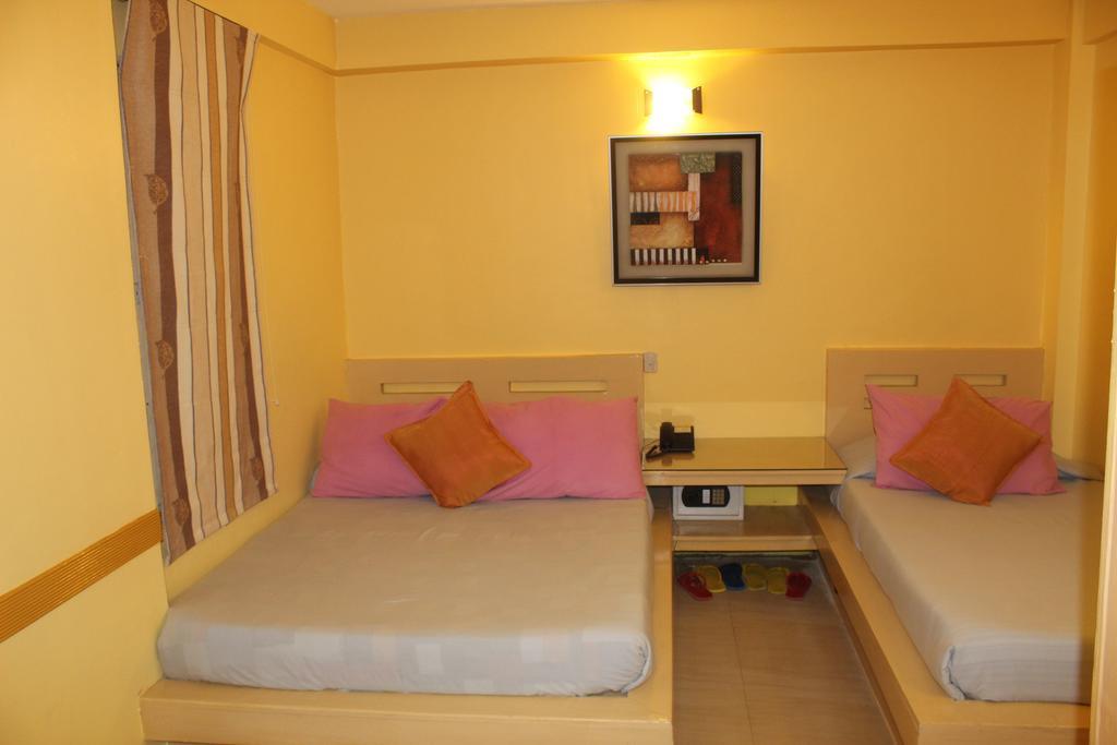 Franchise One Hotel Makati City Bagian luar foto