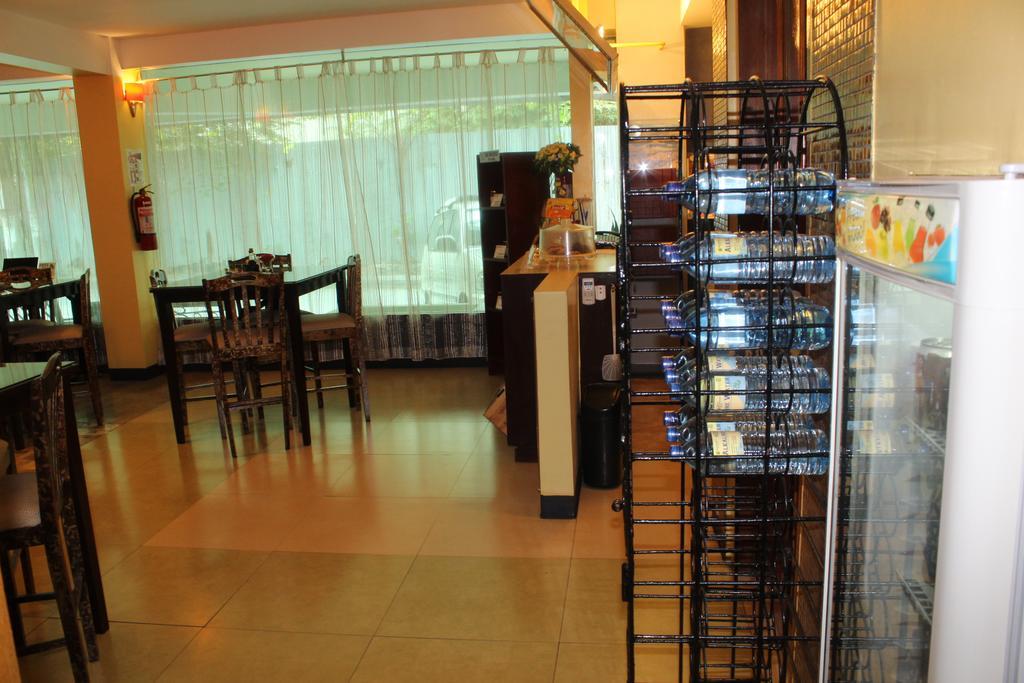 Franchise One Hotel Makati City Bagian luar foto