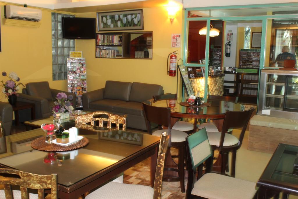 Franchise One Hotel Makati City Bagian luar foto